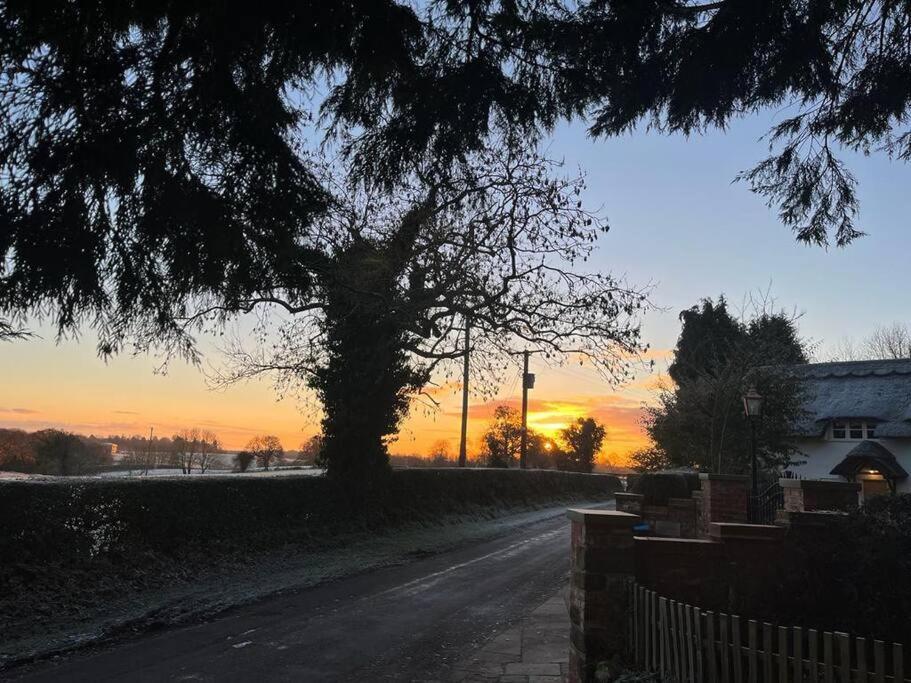 Brownhills Villa Eaton  Bagian luar foto
