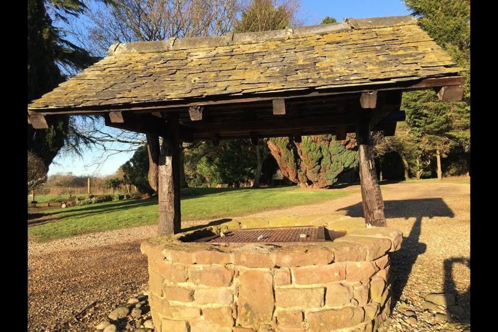 Brownhills Villa Eaton  Bagian luar foto