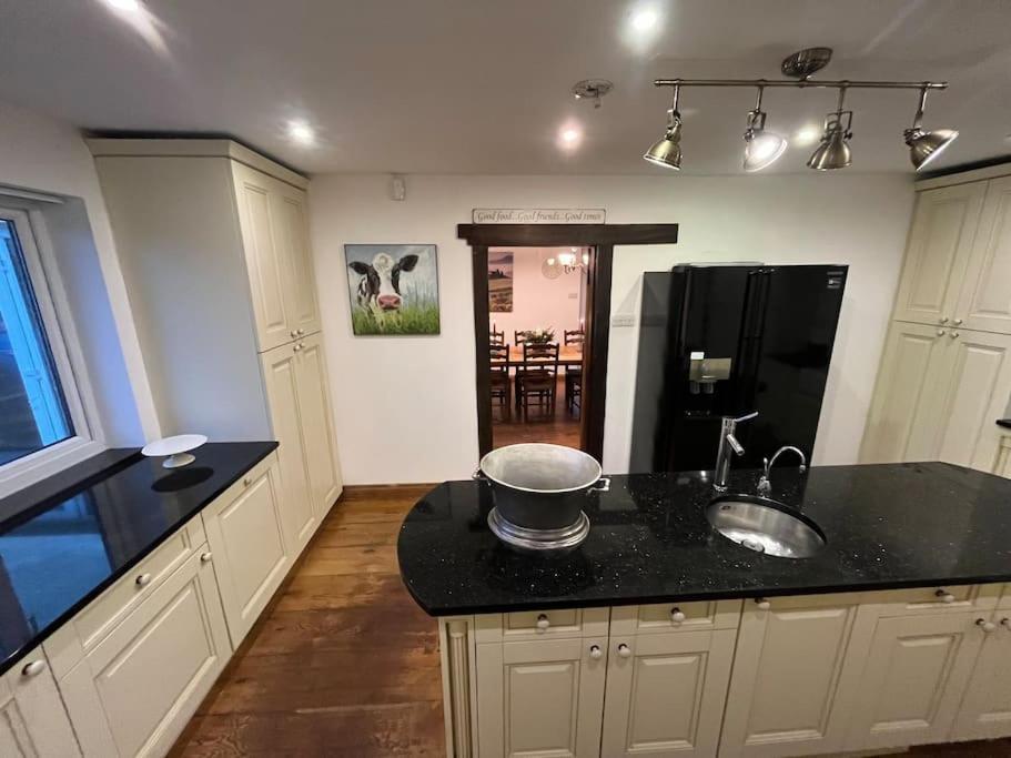 Brownhills Villa Eaton  Bagian luar foto