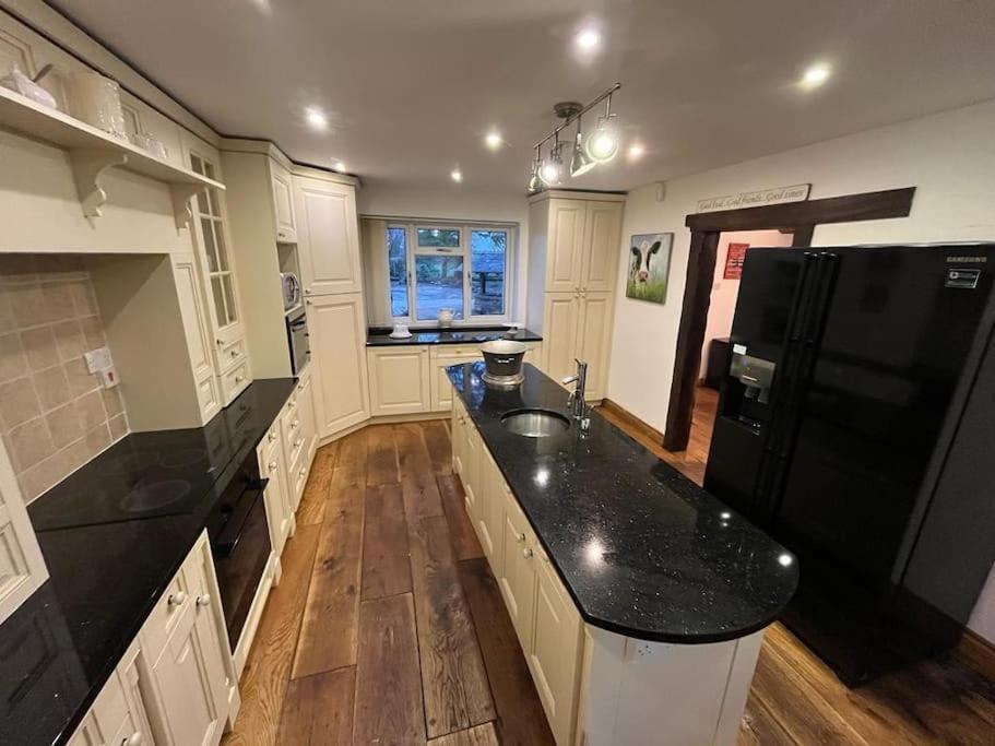Brownhills Villa Eaton  Bagian luar foto